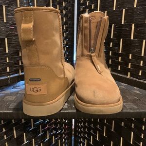 Size 8 Men’s Waterproof Uggs